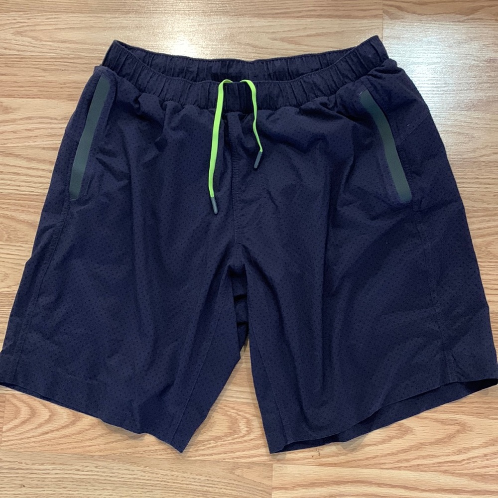Men’s LuLuLemon Lined Shorts
